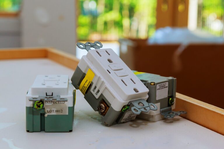 The Difference Between GFCI and Regular Outlets